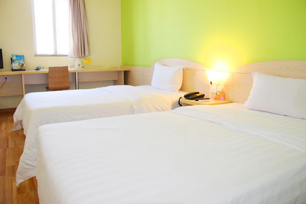 7Days Inn Guangzhou Zhongda North Gate Square Værelse billede