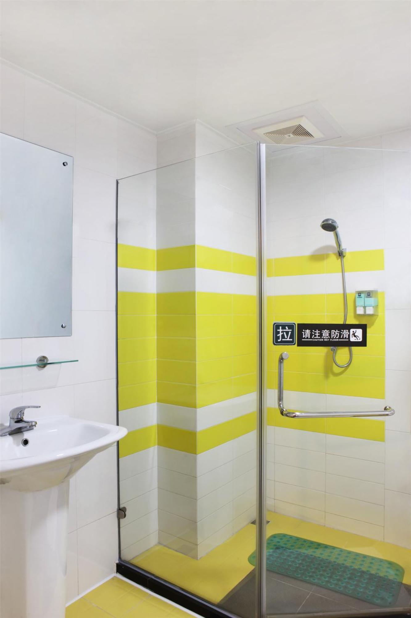 7Days Inn Guangzhou Zhongda North Gate Square Eksteriør billede
